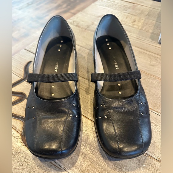 Nine West Shoes - Nine West Black Leather Flats Women’s size 8